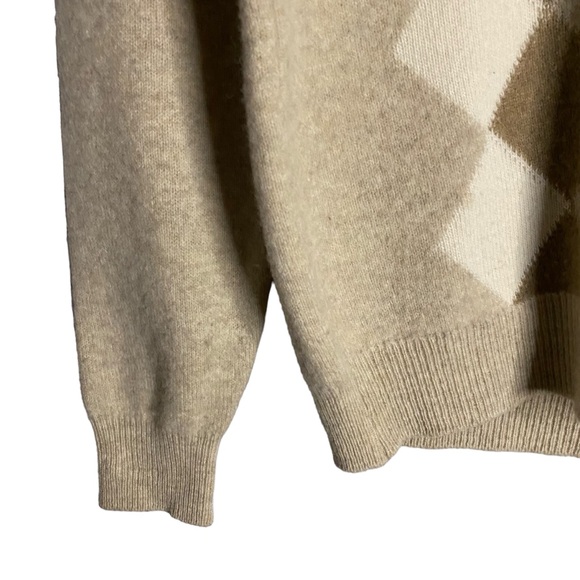 Wolsey Women's Tan Argyle 100% Lambswool Knit Sweater - Picture 4 of 8
